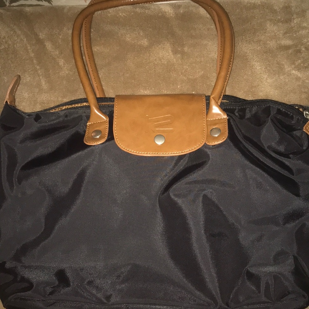 Longchamp look-alike